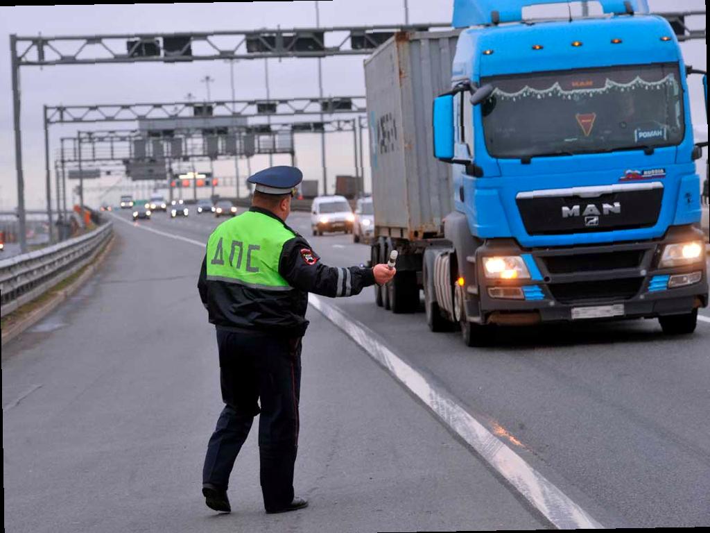 Летом на дороге «Джубга – Сочи» будут действовать ограничения для грузовиков