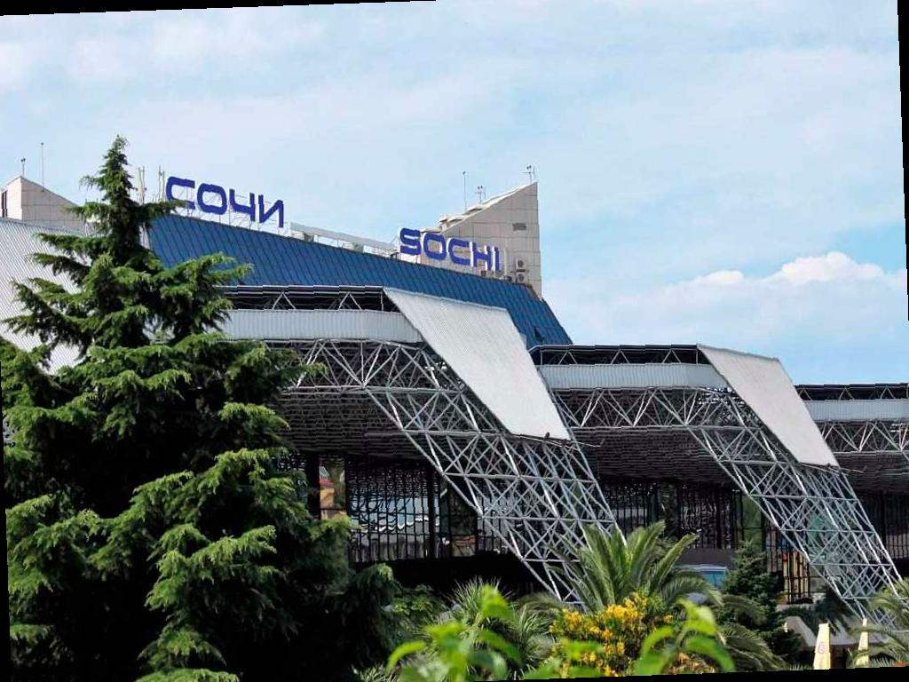 Незаконный вывоз валюты пресекли в аэропорту Сочи