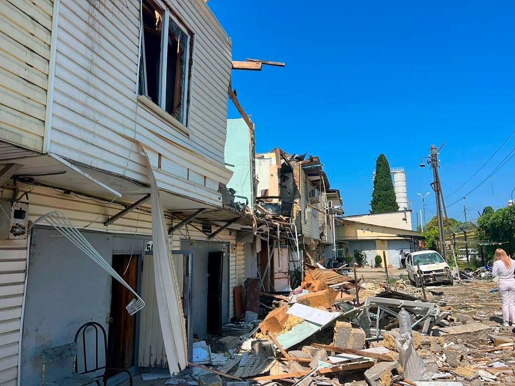 Пострадавшим от ночной атаки беспилотников в Сочи окажут помощь