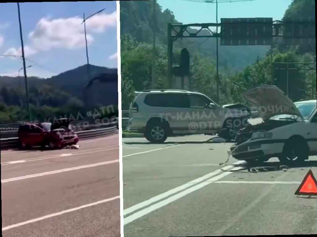 В Сочи на Краснофлотской произошла авария с участием трех автомобилей