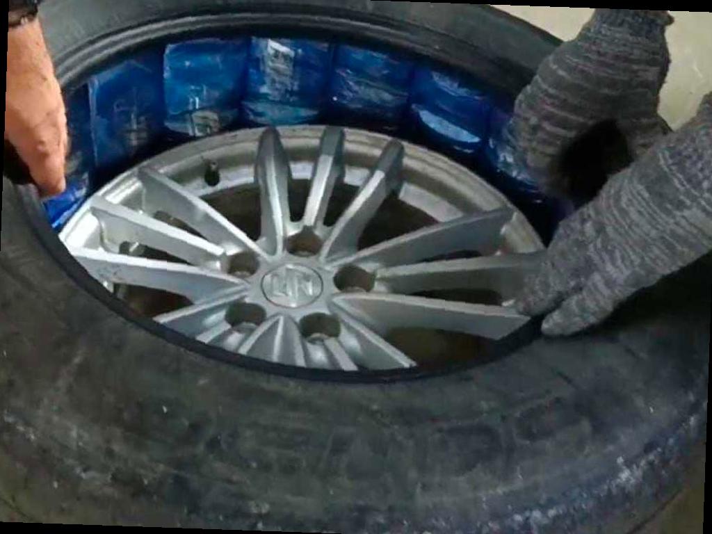 В Адлере остановили две машины контрабандистов