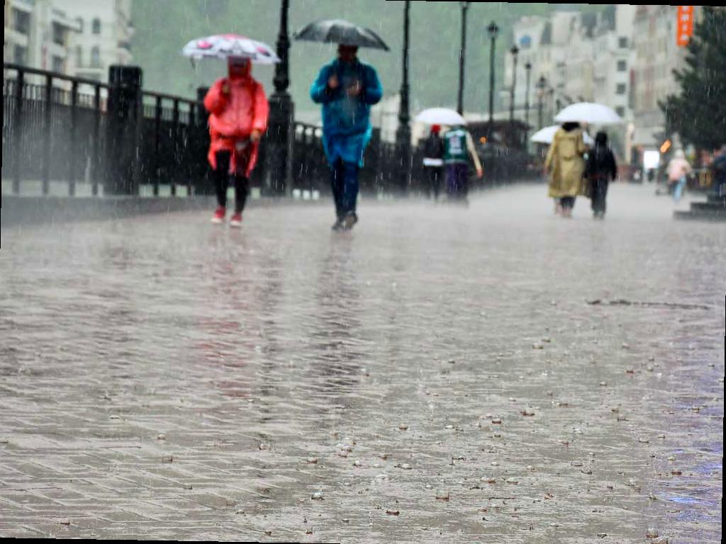 Сочи готовится к сильным ливням, ветру и граду