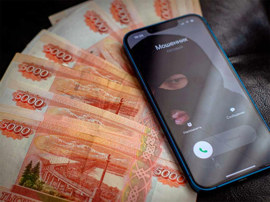 В Сочи поймали курьера мошенников, которые обманули пенсионерку на 6 миллионов рублей