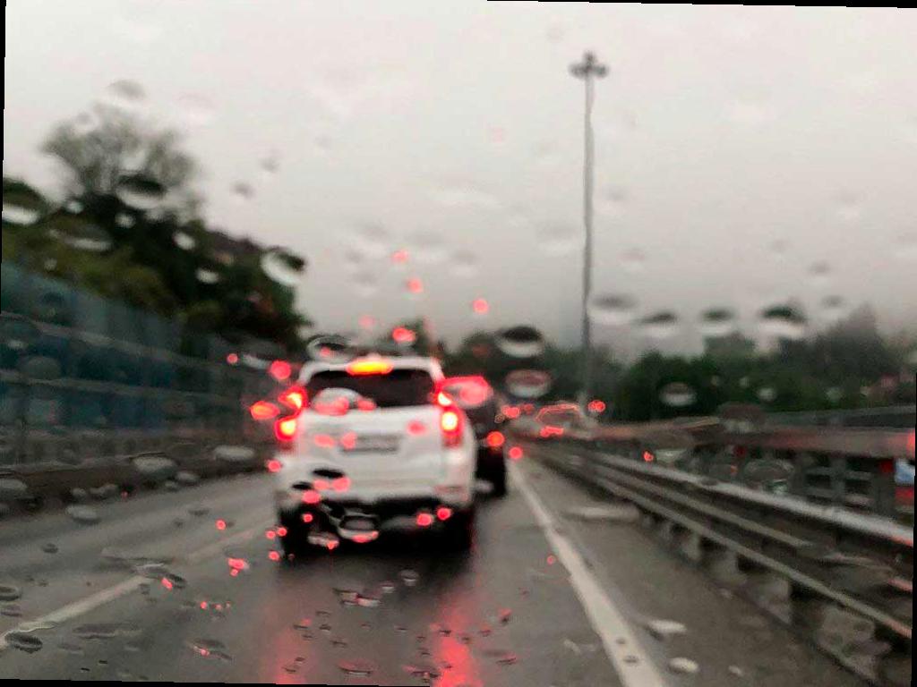 Ливни с грозой: в Сочи объявили штормовое предупреждение