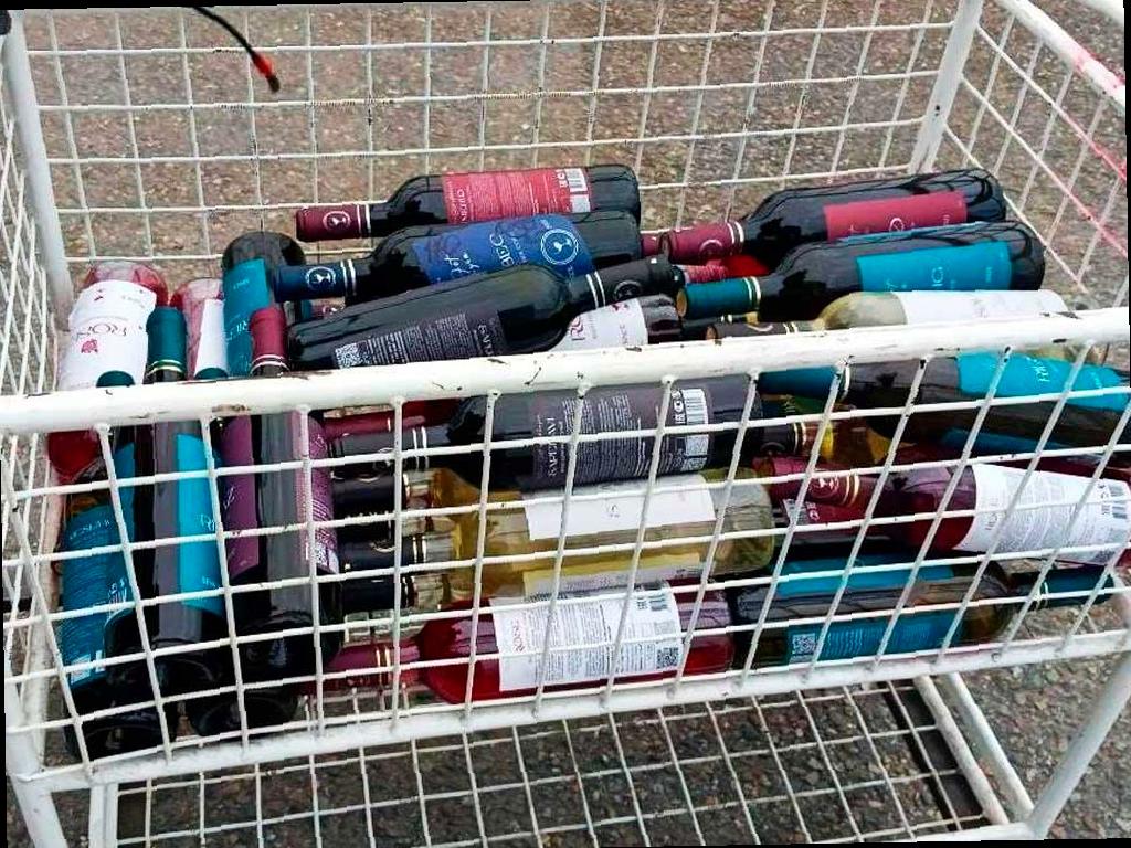 Таможенники изъяли алкоголь и сигареты у туриста из Абхазии