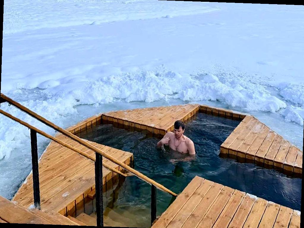 В Сочи отметили Крещенские богослужения и купания