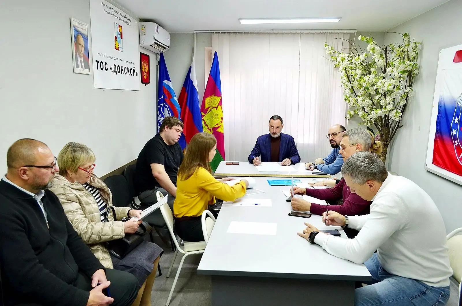 «Виктор Тепляков встретился с жителями ТОС Донской»