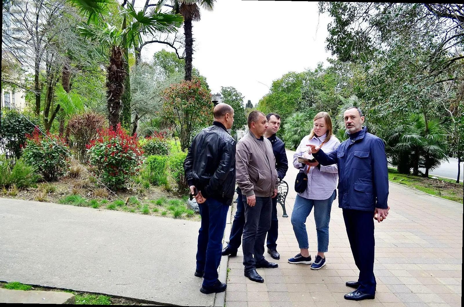 «Виктор Тепляков оценил состояние Сада российско-японской дружбы»