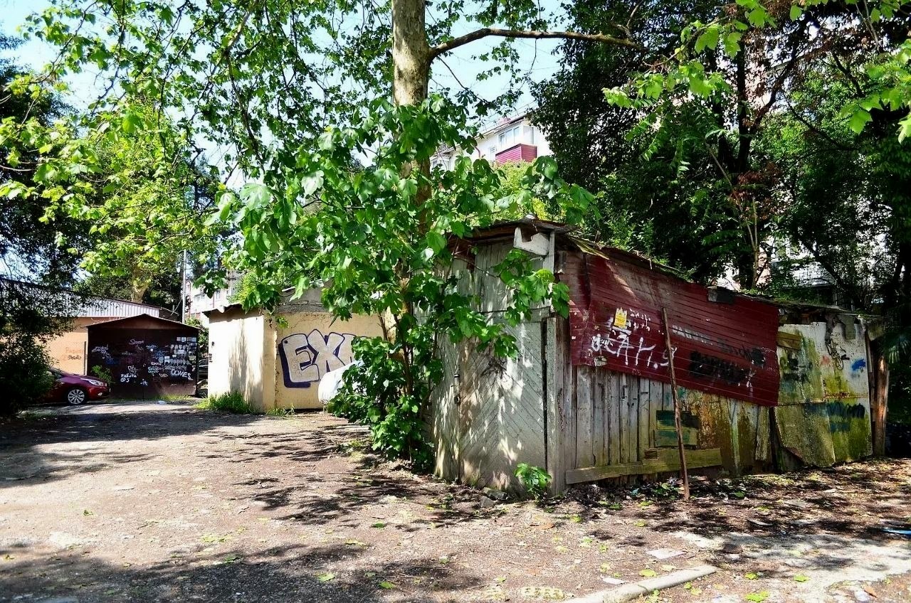 Депутат ЗСК Виктор Тепляков провёл обход в Гагаринском микрорайоне Сочи