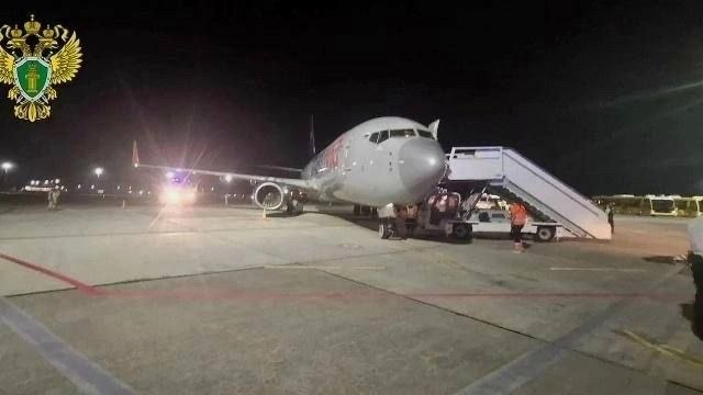 Экстренная посадка Boeing в Сочи: пассажиры отправлены резервным рейсом