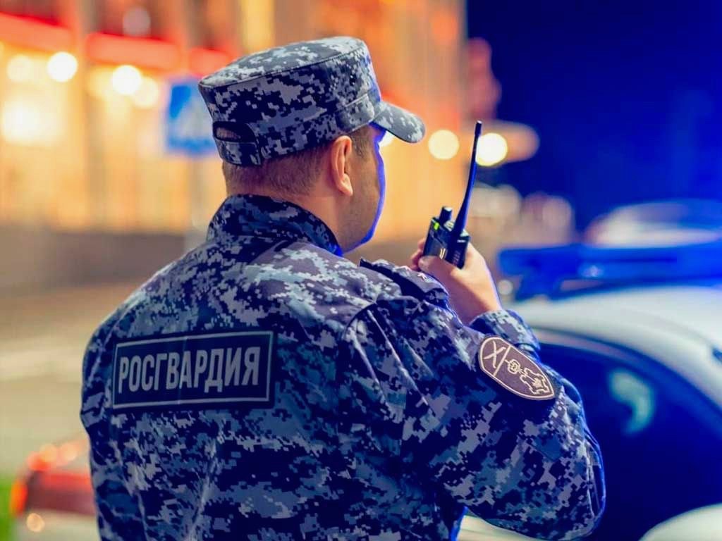 Мужчина ограбил женщину в Адлере, задержан по горячим следам