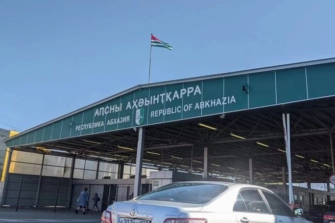 Роспотребнадзор проверил 2483 пробы морской воды в Сочи