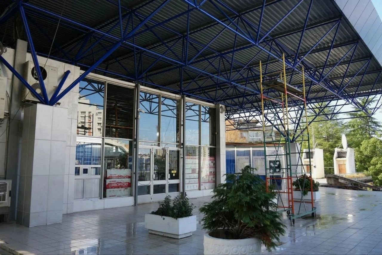 Обновление кровли в центре культуры и кино «Сочи» проходит без закрытия кинозалов